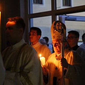 Kardinal Bozanić predvodio Vazmeno bdjenje u Bogoslužnom prostoru bl. Alojzija Stepinca
